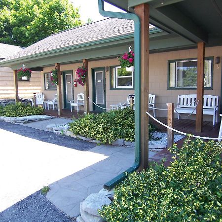 Wooden Boat Inn Clayton Exterior photo