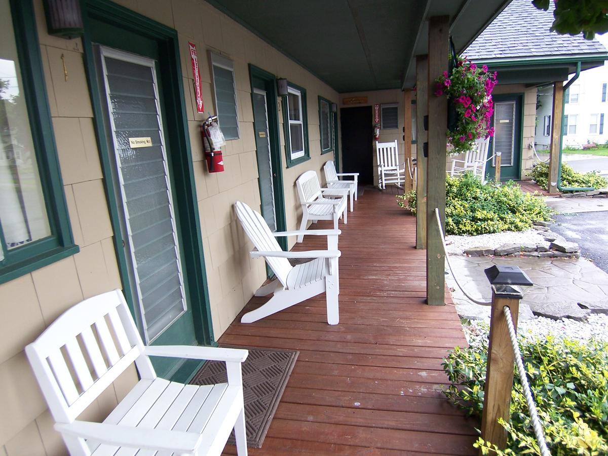 Wooden Boat Inn Clayton Exterior photo