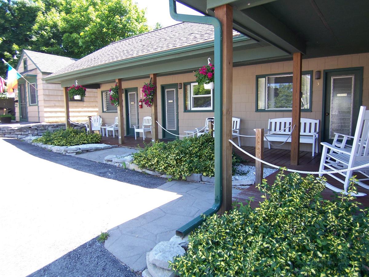 Wooden Boat Inn Clayton Exterior photo